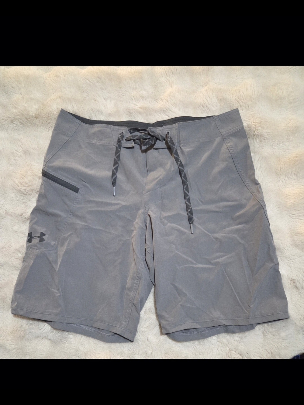 Under Armour Men's Light Gray  Shorts Size 32